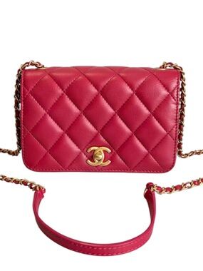 Chanel CC Red Quilted Leather Flap Bag Gold Chain Shoulder Crossbody